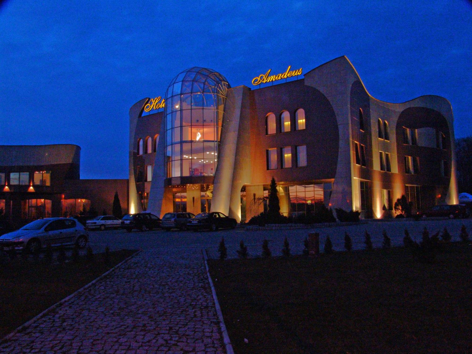 Hotel Amadeus Wodzisław Śląski Exterior foto