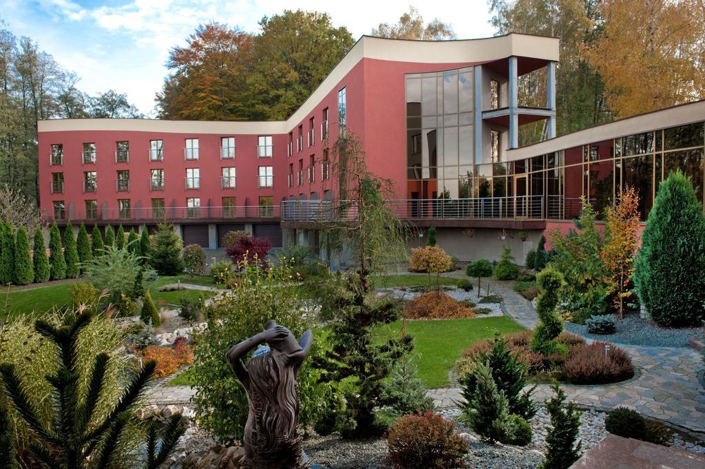 Hotel Amadeus Wodzisław Śląski Exterior foto